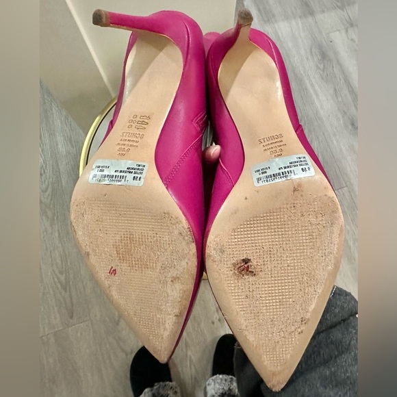 Schutz Betsey Pointed Toe Bootie in Cerise Pink  Leather Upper size 9.5 - Picture 6 of 9